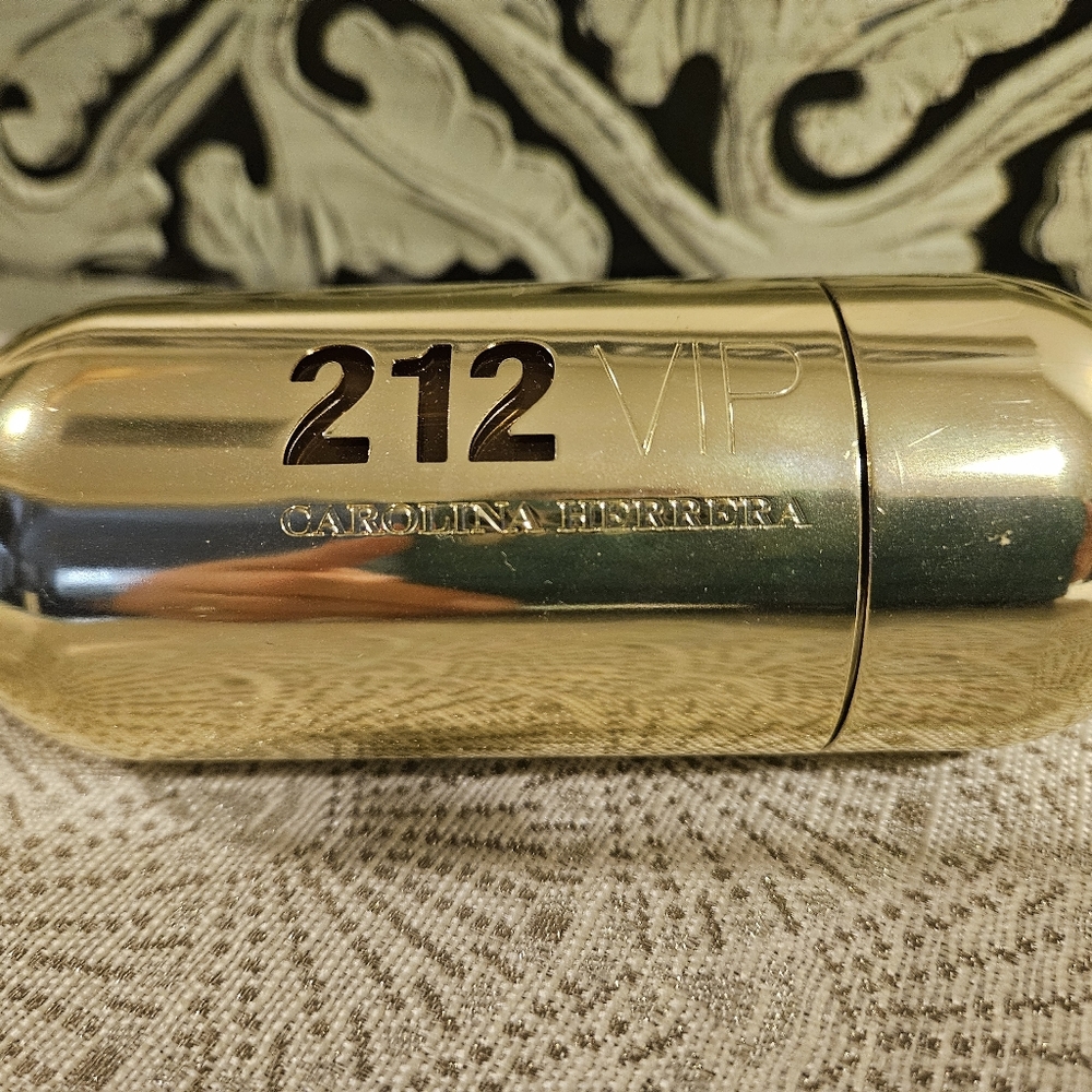 212 VIP by Carolina Herrera for Women - 2.7 oz EDP Spray FULL